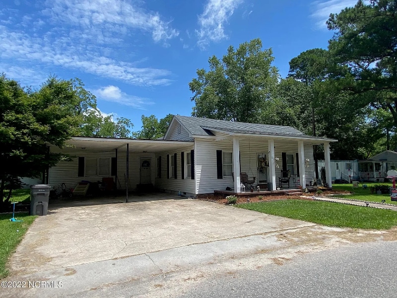 Photo - 220 W 3rd Ave