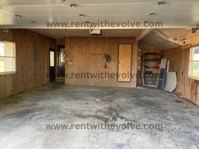 Photo - 5671 S 100 W