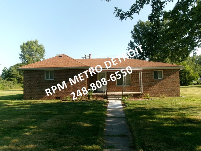 4 Bedroom Ranch Home in Romulus - 4 Bedroom Ranch Home in Romulus