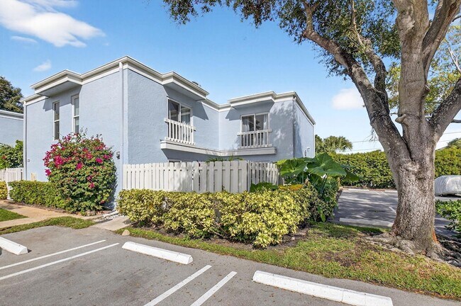 1010 NE 8th Ave Unit 39G
