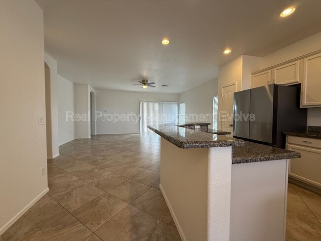 Photo - 11913 W Jackson St