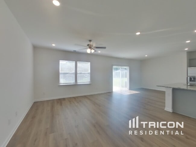 Photo - 1943 Logan Ln