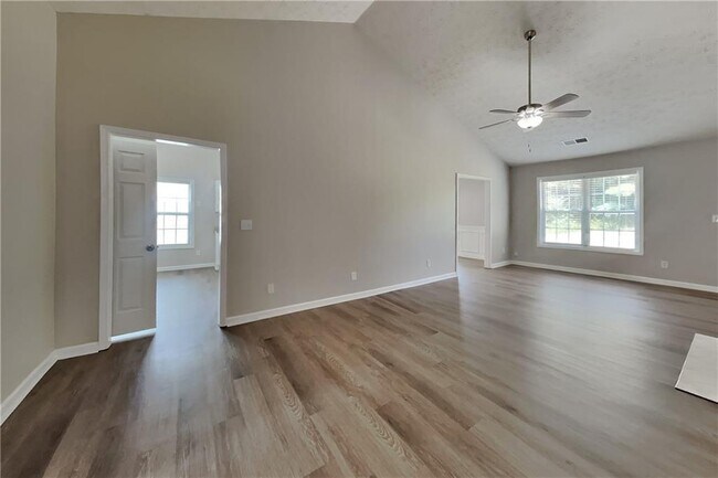 Photo - 1096 Sham Pointe Dr