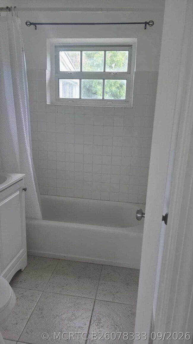 330 W 29th St