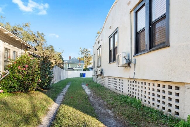 Photo - 713 1/2 Johnson Ave