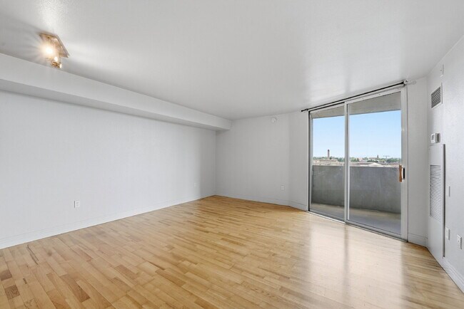 $1,545.95 with Free the first month's rent, 1 Bed - 1 Bath, Condo in Denver with Washer and Dryer!