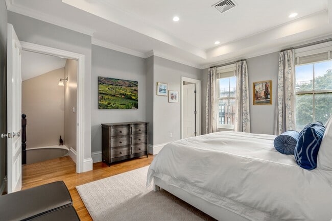 Photo - 228 W Canton St Unidad 2##