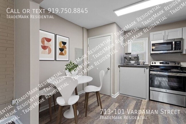 Photo - 713 Vardaman St