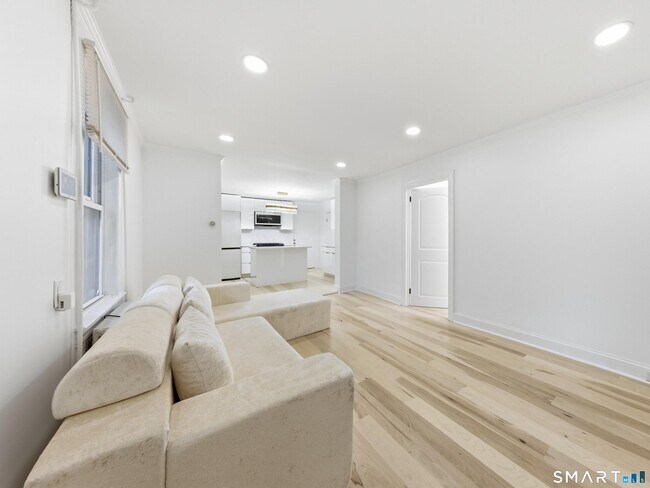 Photo - 115 Wilton Rd Unit 1