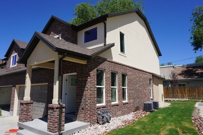 Building Photo - 719 E Ryder Pk Ln