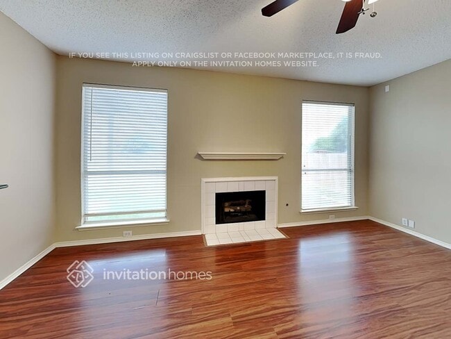 Photo - 705 River Oak Way