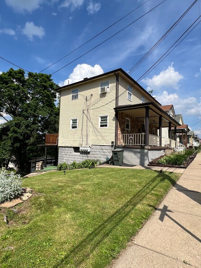 Photo - 203 E Eugene St Unit B