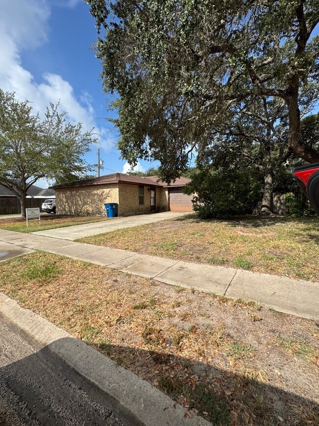 Building Photo - 2103 Eastwind St Rental