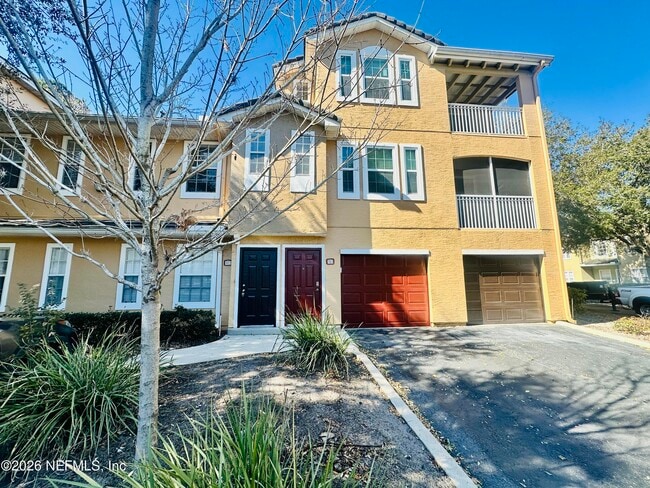 Building Photo - 10075 Gate Pkwy N Unit 312