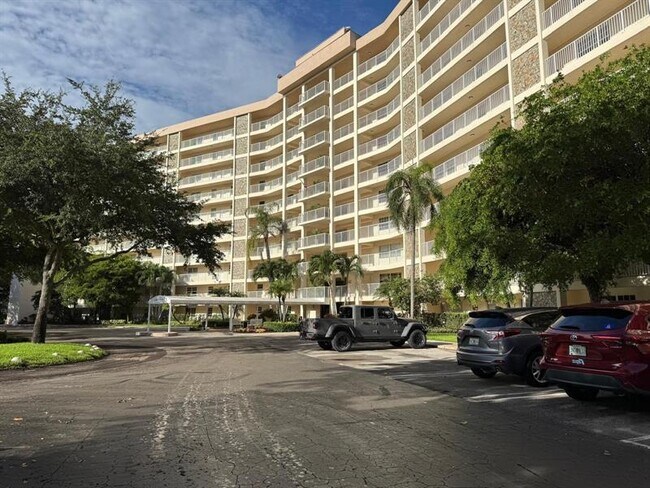 Photo - 3507 Oaks Way Unit 208