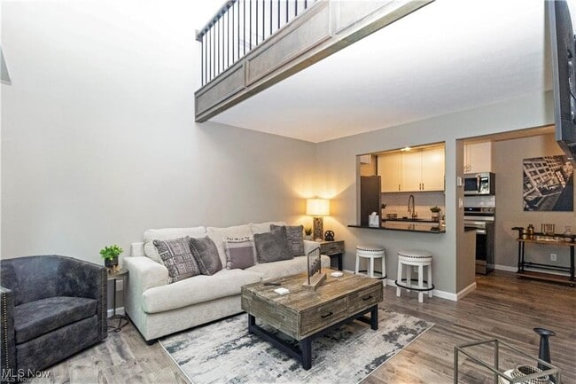 Building Photo - 1597 Cedarwood Dr Unit F