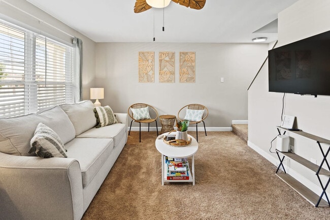 Building Photo - 131 N Vermont Ave Unit ID1309003P Rental