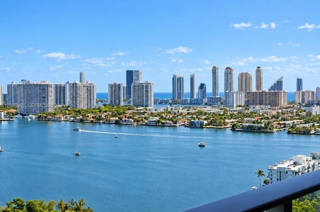 Building Photo - 16385 Biscayne Blvd Unit 2502