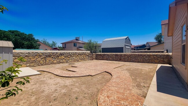 Building Photo - Don't miss out!! Rental
