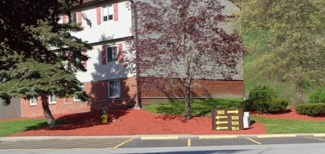 Building Photo - 152 Old Plank Rd