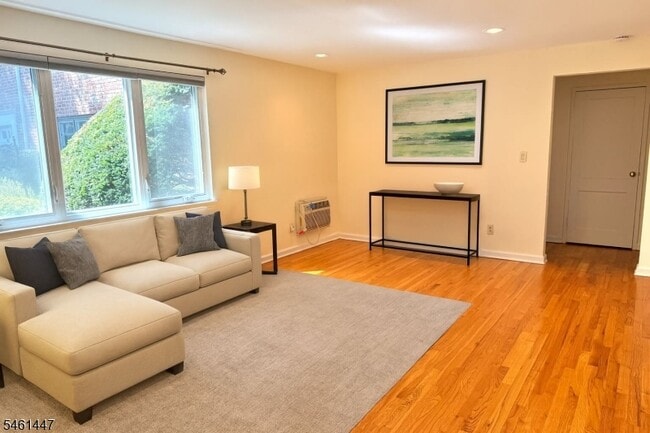 93 Troy Dr Unit A