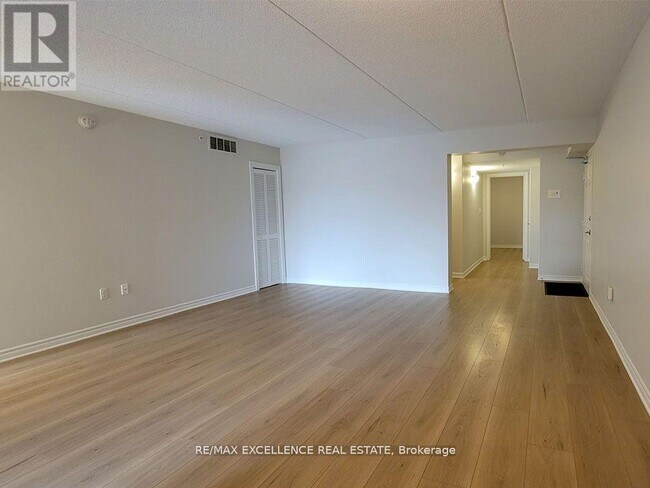 Photo - 1350 Main St E Unit 312
