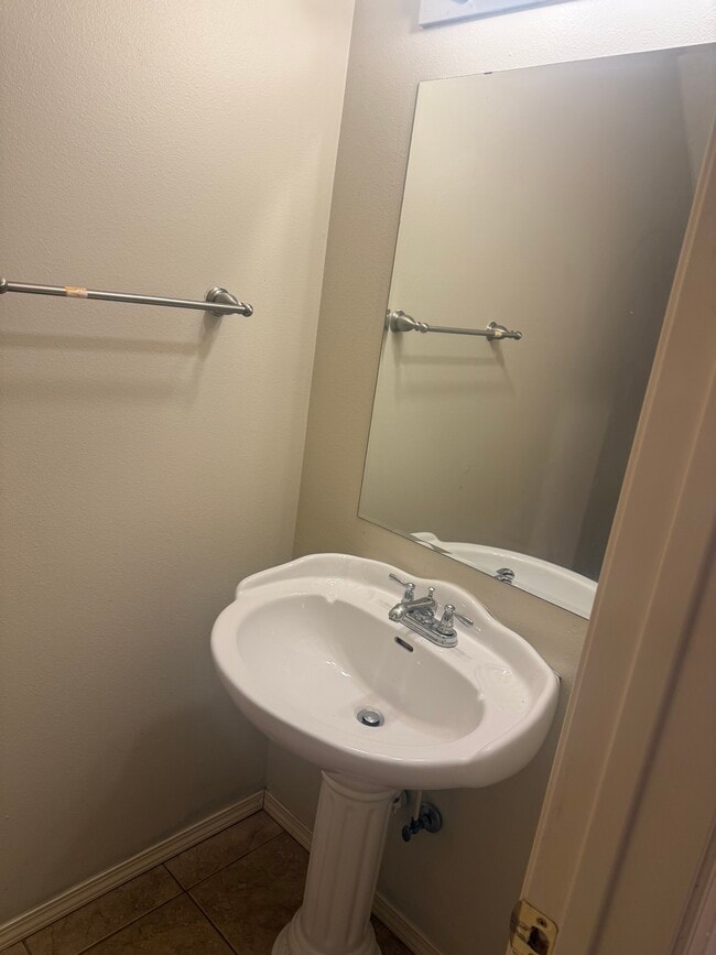 Photo - 4111 SW Shadowrock Pl
