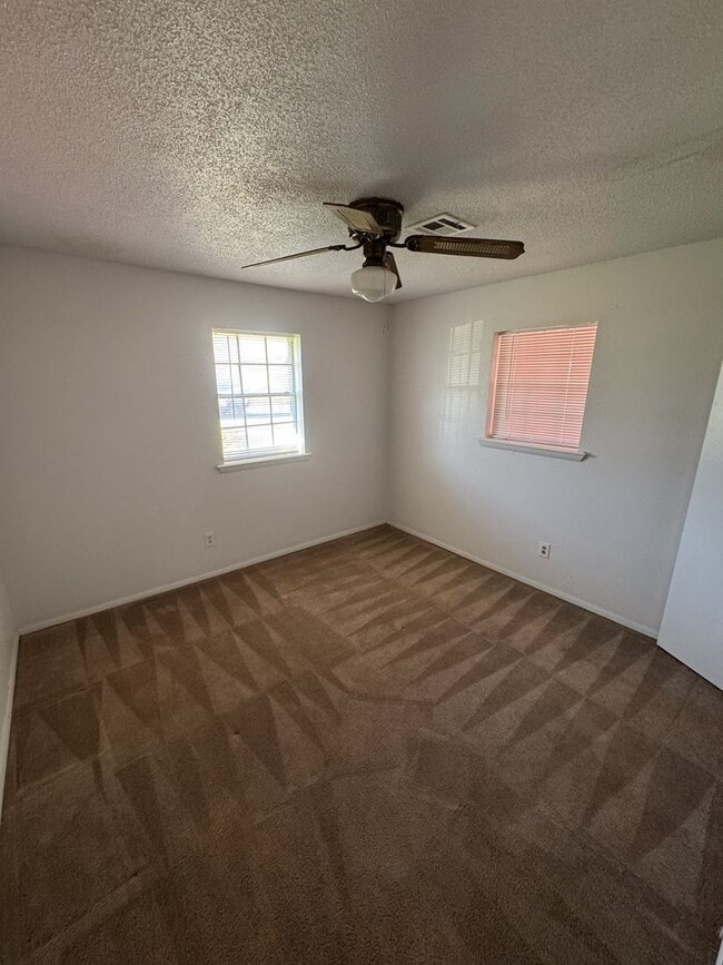 Photo - In Town 3 Bedroom 1 Bath House