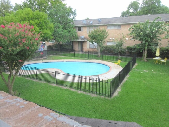 Building Photo - 1230 Shadowdale Dr Unit 6 Rental