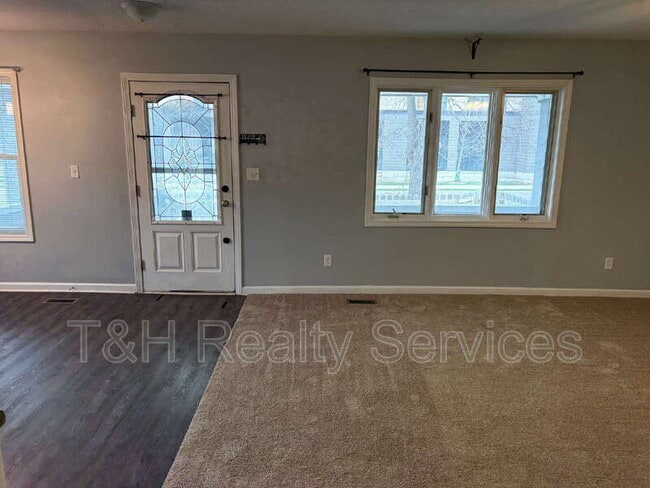 Photo - 409 W Washington St