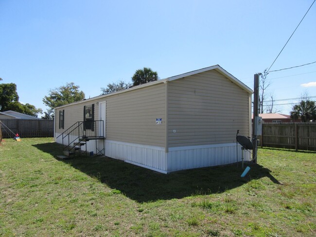 Building Photo - 102 Sims Ave Unit #4 Rental