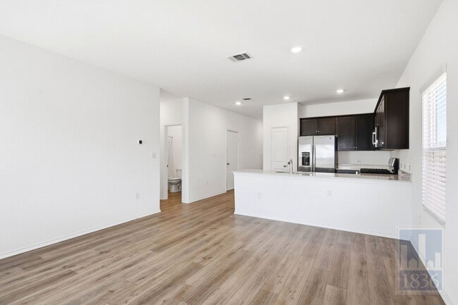 13705 Menard Wy
