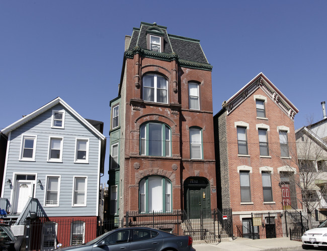 Building Photo - 1432 N Paulina St Rental