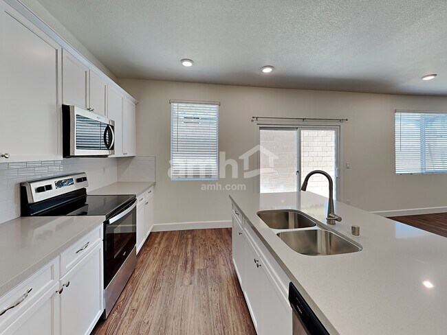 Photo - 6143 Theodore St