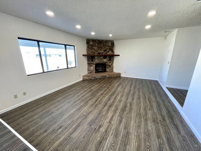 Photo - Newly Remodeled 3 Bedroom Home off of Hancock Rd!