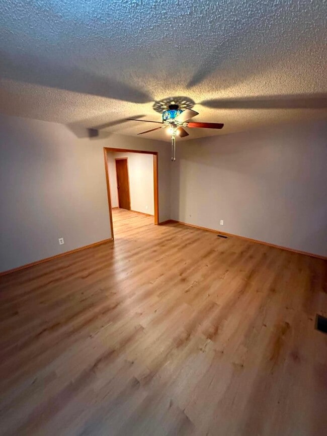 Photo - 208 N Marlen Ct