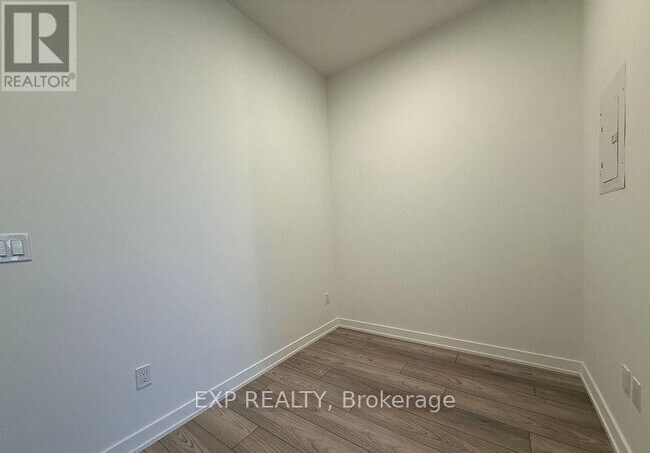 Photo - 1007 The Queensway Unité 505