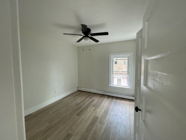 Photo - 73 Fairview Ave Unidad 2