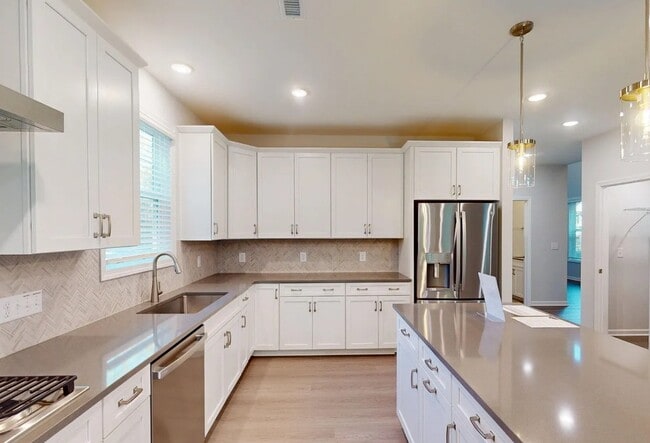 Photo - 130 Tawny Slope Ct