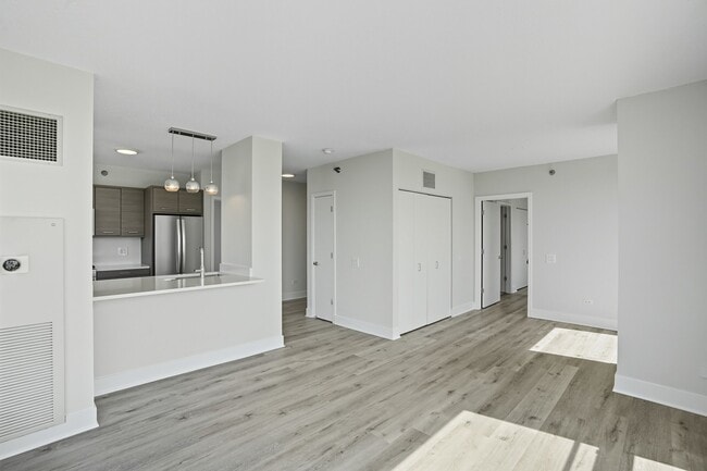 Photo - 305 N Canal St