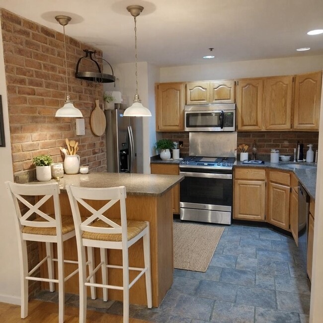 Photo - 617 Madison St Unidad # 2-A