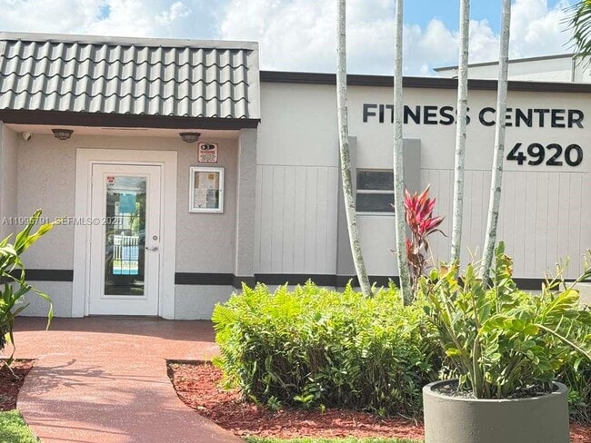 Photo - 5201 Geneva Ct Unit 113