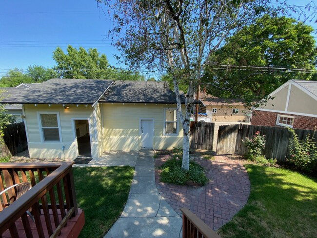 Photo - 2506 W Woodlawn Ave Unidad 1