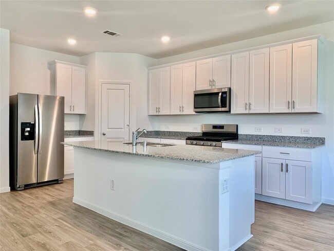 Photo - 1024 Greenshank Dr