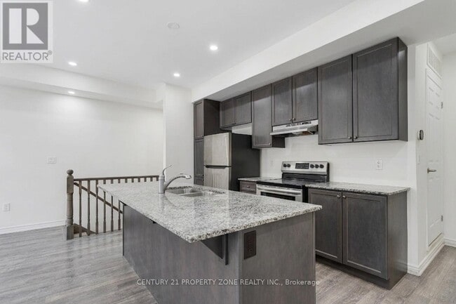 Photo - 250 Lagerfeld Dr