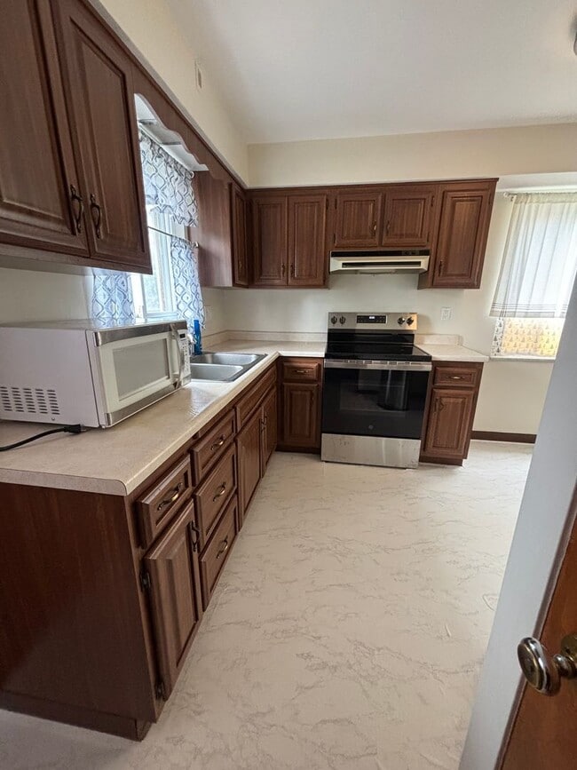 1295 Morrow Rd