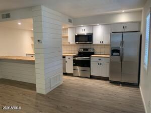 Photo - 6114 N 79th St