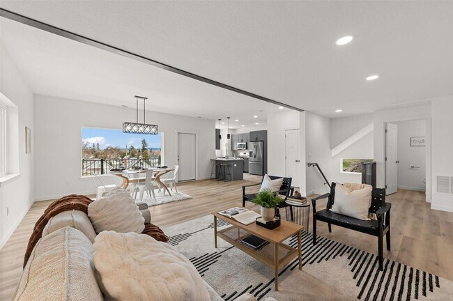 Building Photo - Recently Built 2 Bed, 2 Bath Home w/ a View!
