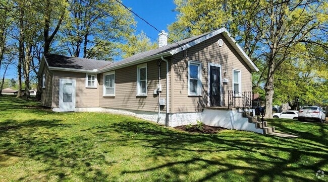 Building Photo - 832 Woodville Rd Rental