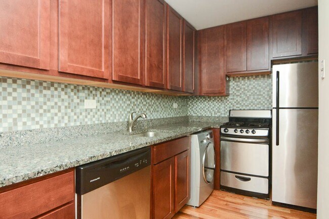 1034 W George Unit 103